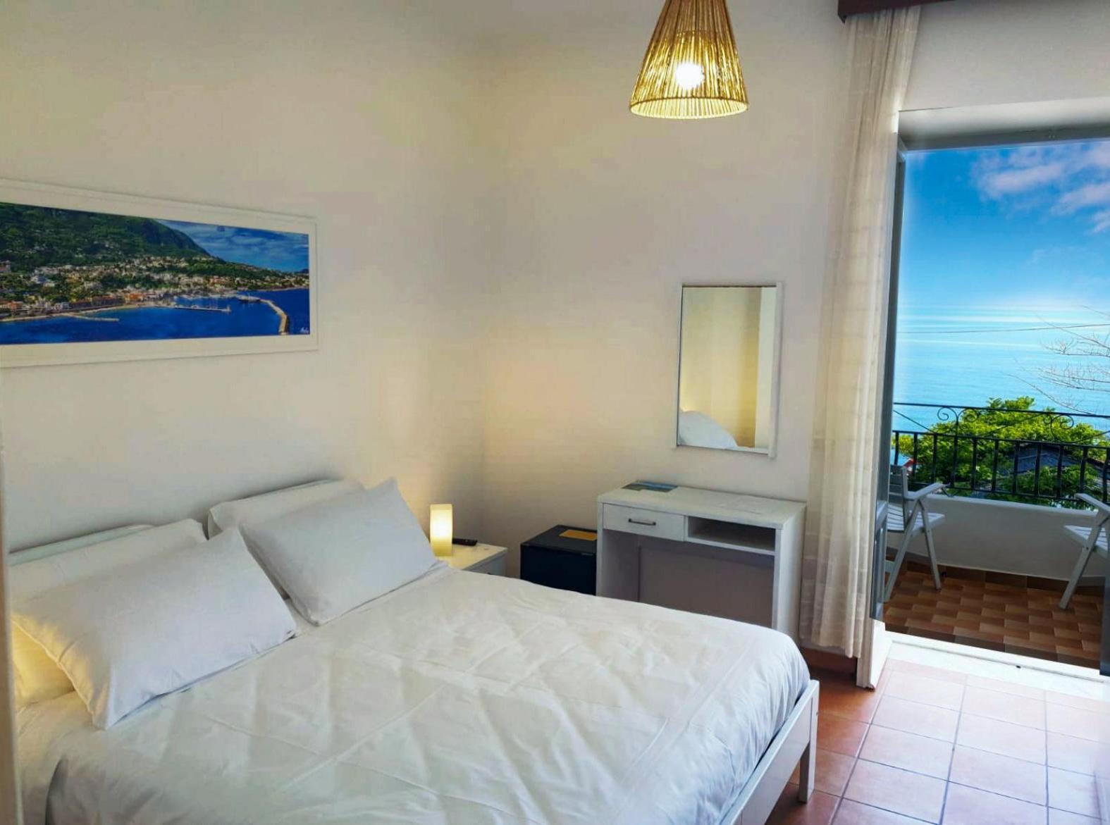 Villa Bina Sea Hotel Sant'Angelo  Exterior photo