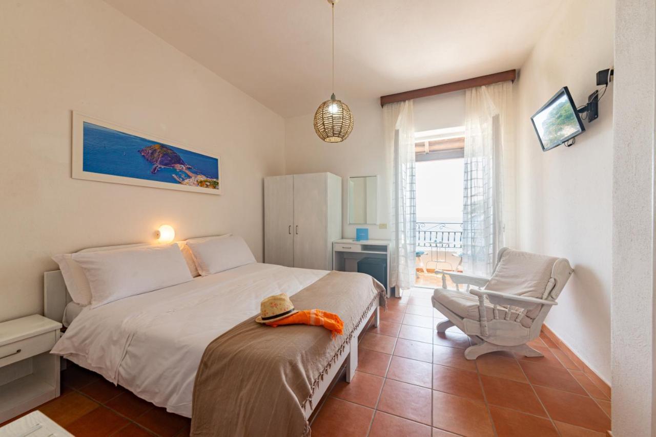 Villa Bina Sea Hotel Sant'Angelo  Exterior photo
