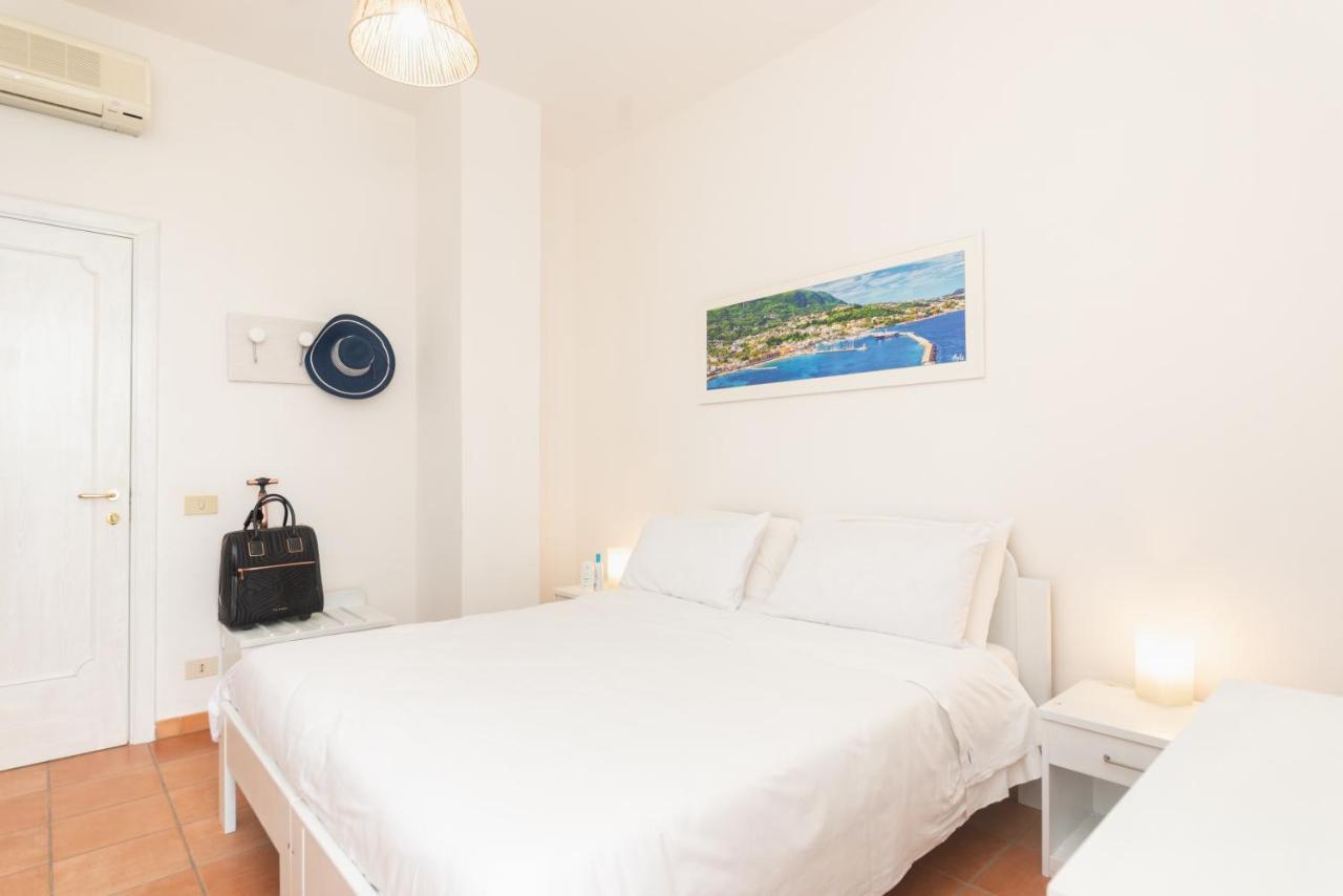 Villa Bina Sea Hotel Sant'Angelo  Exterior photo
