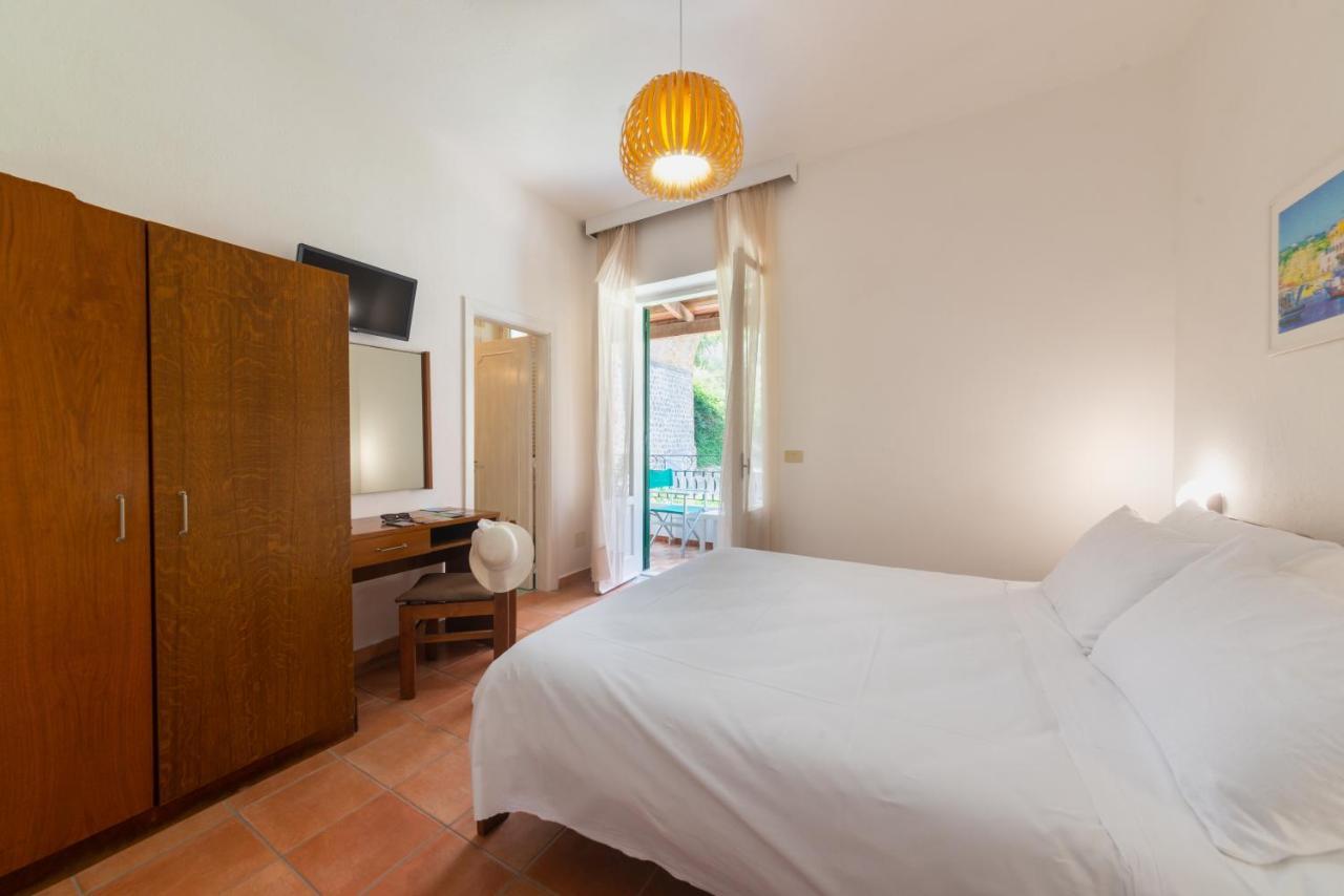 Villa Bina Sea Hotel Sant'Angelo  Exterior photo