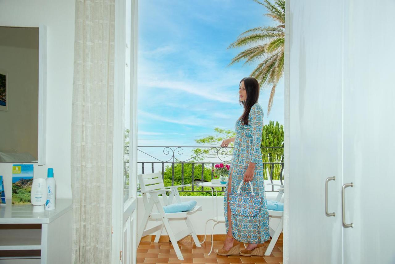 Villa Bina Sea Hotel Sant'Angelo  Exterior photo