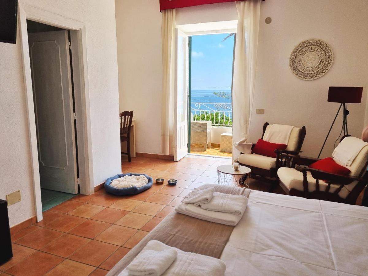 Villa Bina Sea Hotel Sant'Angelo  Exterior photo