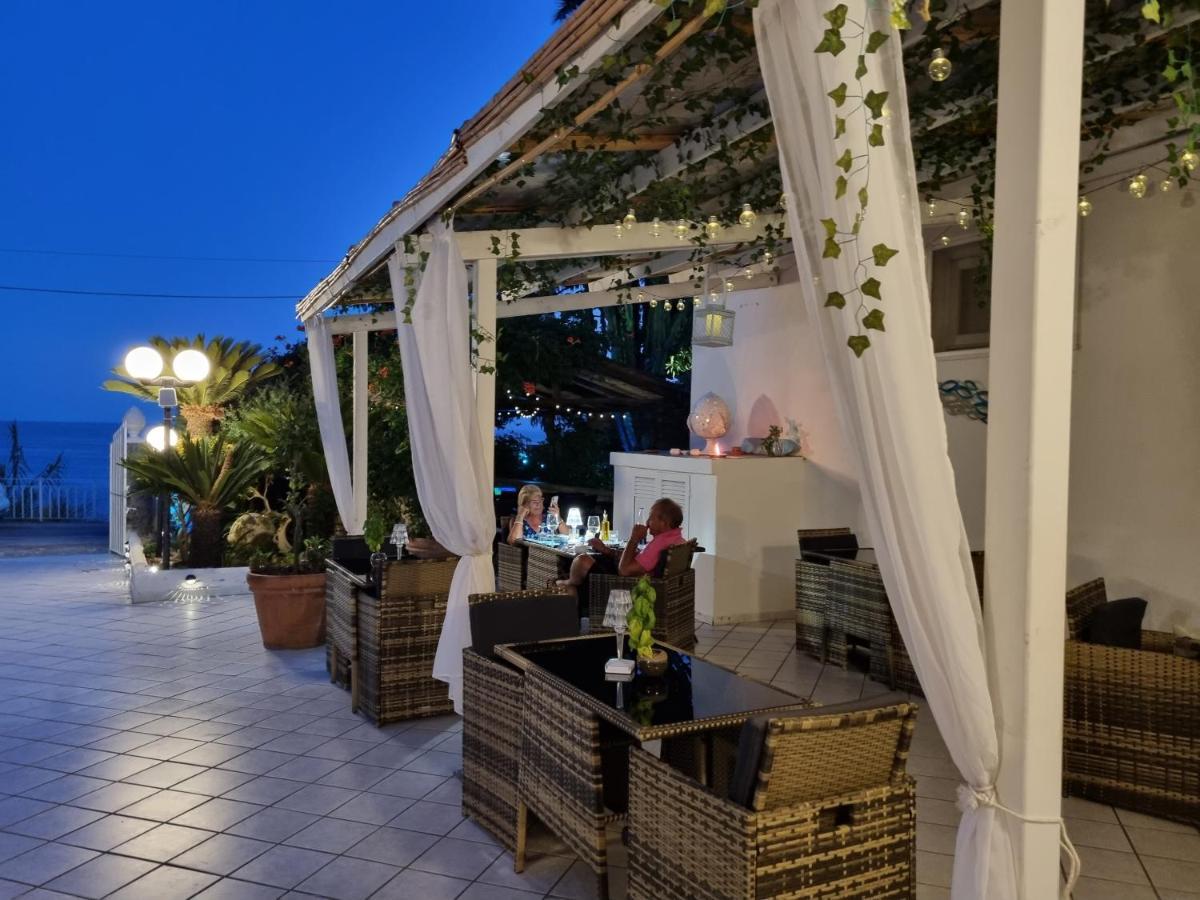 Villa Bina Sea Hotel Sant'Angelo  Exterior photo