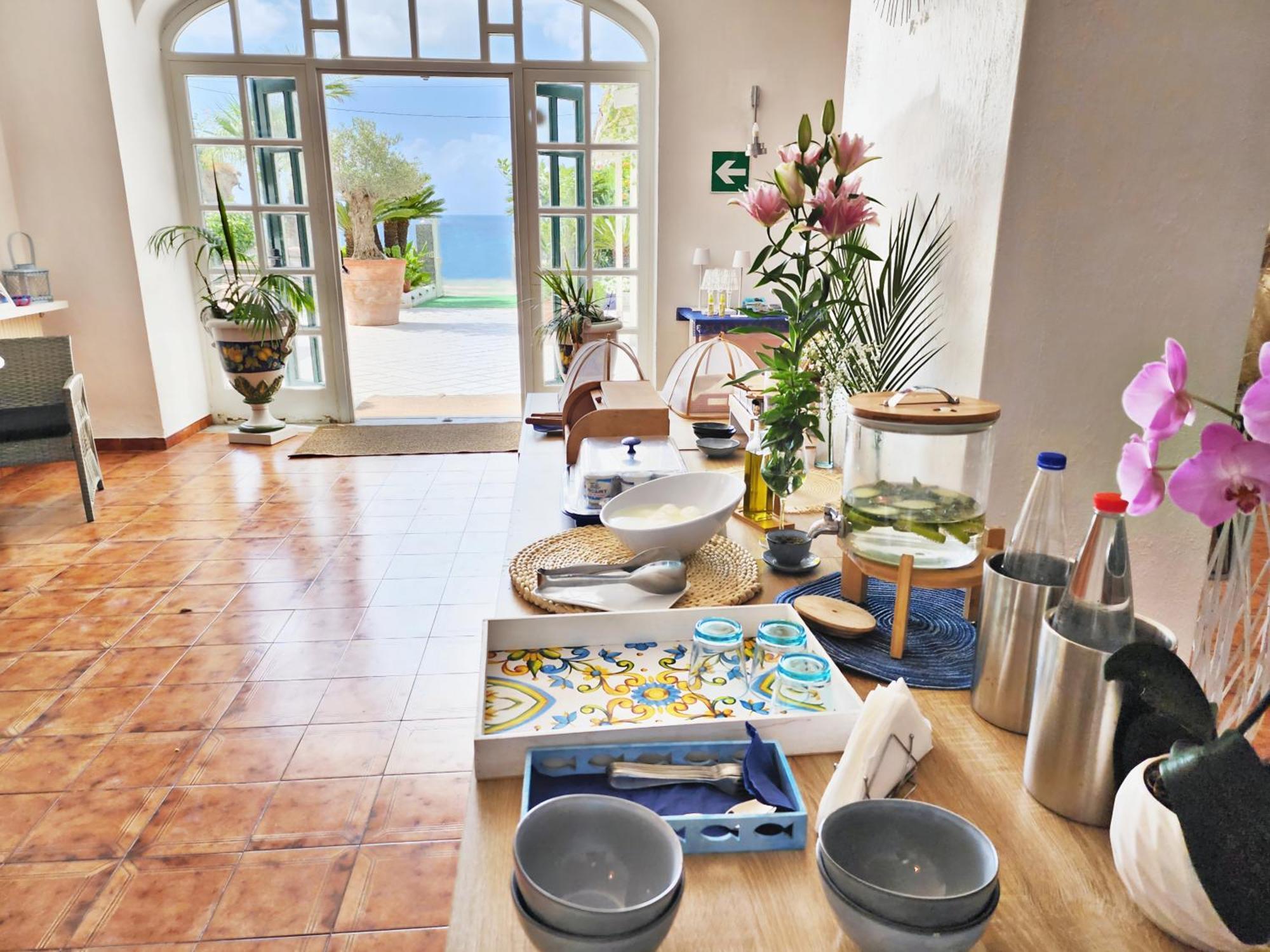 Villa Bina Sea Hotel Sant'Angelo  Exterior photo